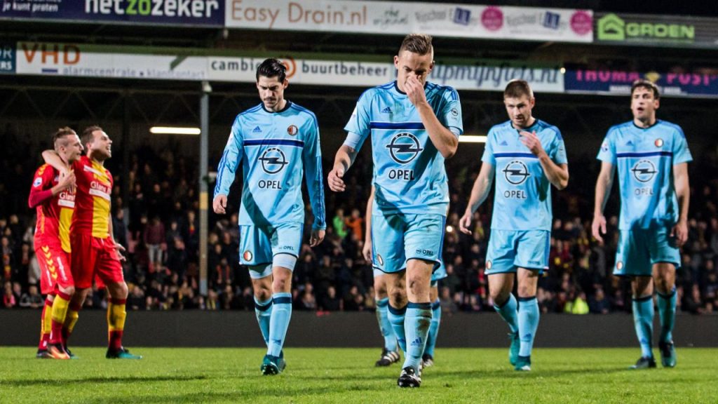 Eredivisie, in testa frenano tutte: pareggi per Ajax e PSV Eindhoven, il Feyenoord cade in casa del Go Ahead Eagles