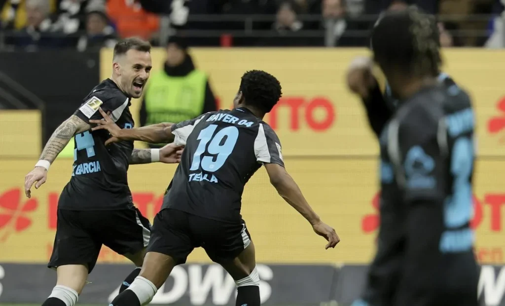 Bundesliga, show del Leverkusen a Francoforte; ok il Dortmund, crollo Lipsia