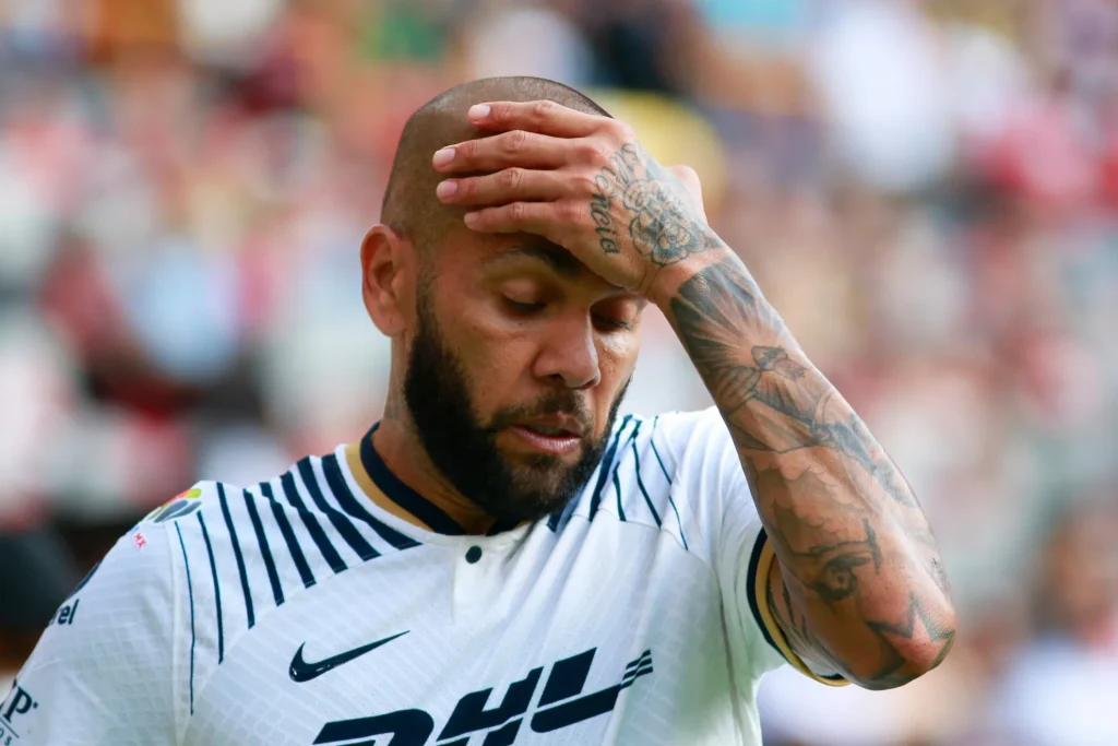 Dani Alves senza pace, davanti al TAS il prossimo 25 marzo