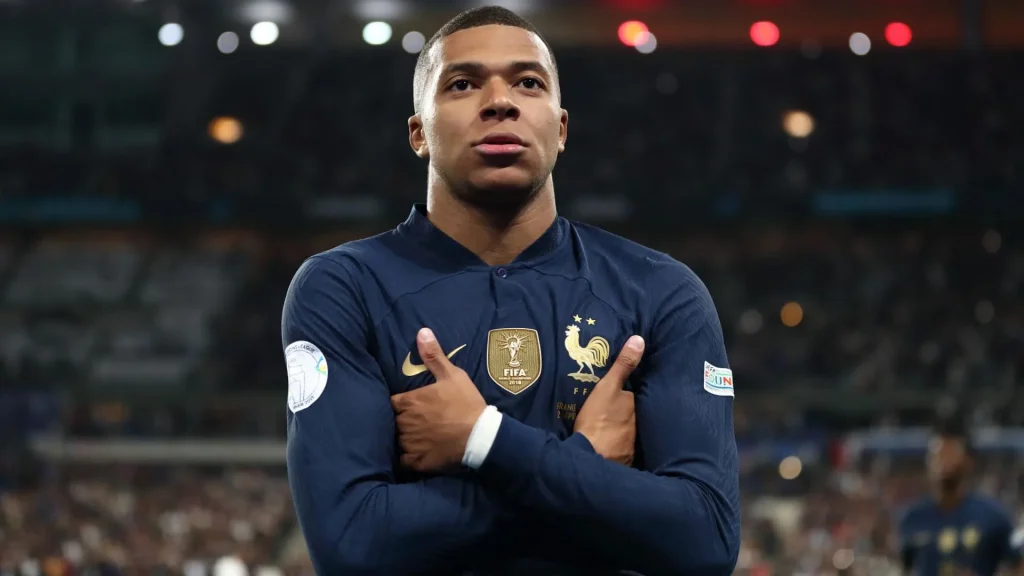 Convocati Francia per la Nations League, nella lista di Deschamps torna Mbappé e c’è la prima volta di un 19enne!