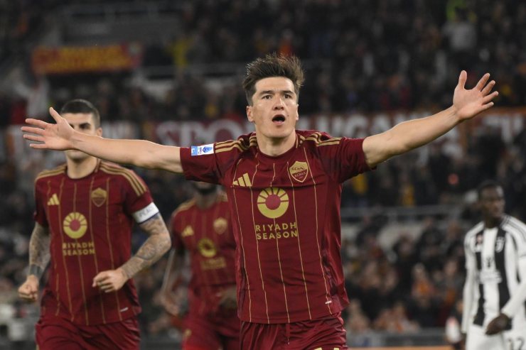 Eldor Shomurodov festeggia il gol